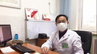 ‘3377官网’伍佳丽《No Sir》导演版MV 演绎黑白天