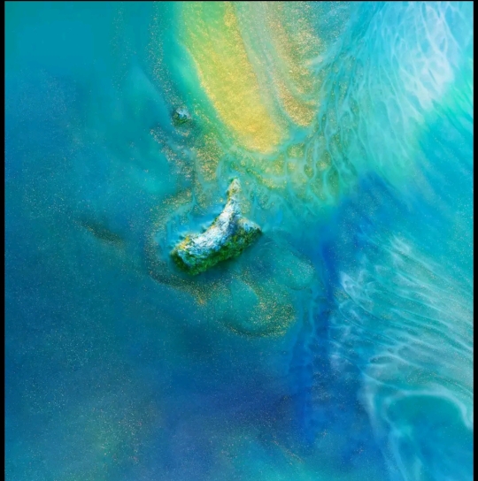 歌手欢子十年造型大变化：从青涩懵懂到成熟稳重-3377app