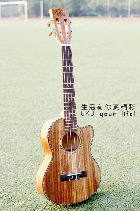 县委党校利用国庆假日深入贫困户家中开展“八个一”帮扶工作“3